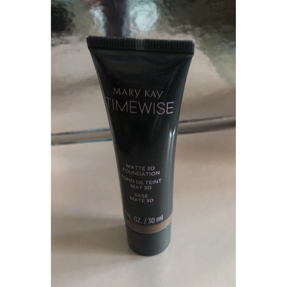 MARY KAY TIMEWISE MATTE 3D FOUNDATION~BRONZE C 180 DISCONTINUED! No Box